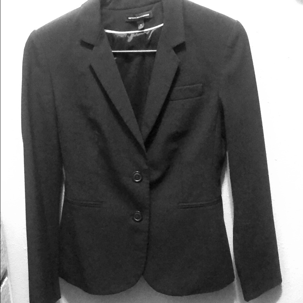 CLOSET CLOSING. MAKE OFFER. Black fitted blazer